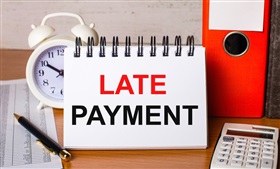 Prendre connaissance des taux d'intérêt pour les retards de paiement dans les marchés publics